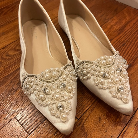 Kailee P embellished ivory bridal flats - Picture 3 of 5
